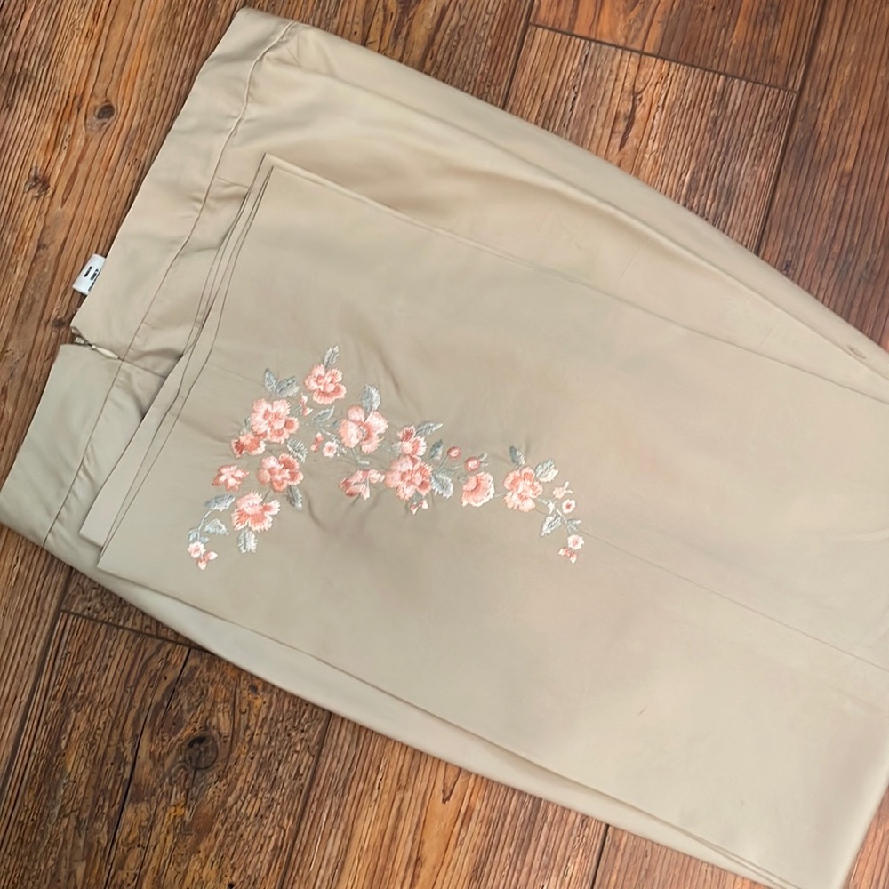 Beige silk pants with beautiful embroidery sz 14